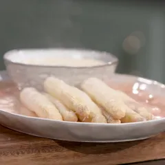 Asperges sauce mousseline