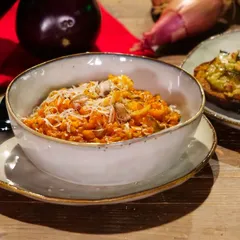 Poisson sur risotto à la tomate et duo de bruschetta