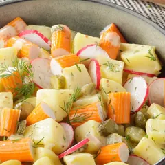 Salade de pommes de terre au surimi moelleux