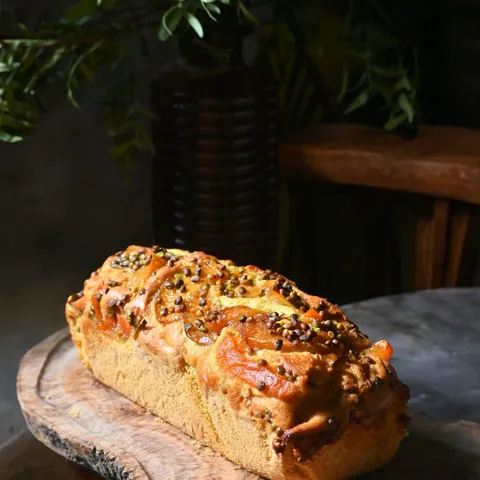 Cake aux abricots - nectarines - verveine au sirop & pistaches.