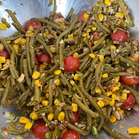 Salade d’haricots verts, maïs, thon