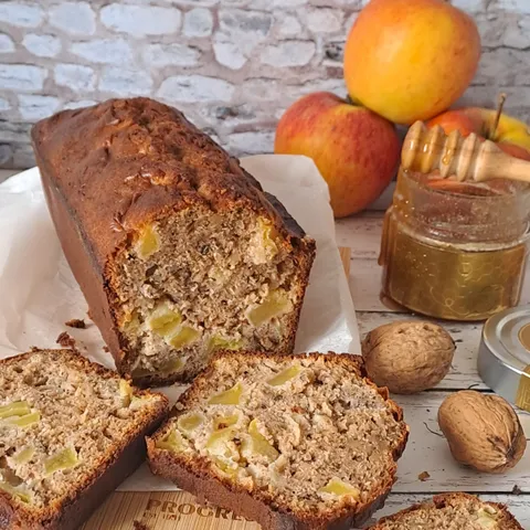 CAKE POMMES MIEL ET NOIX