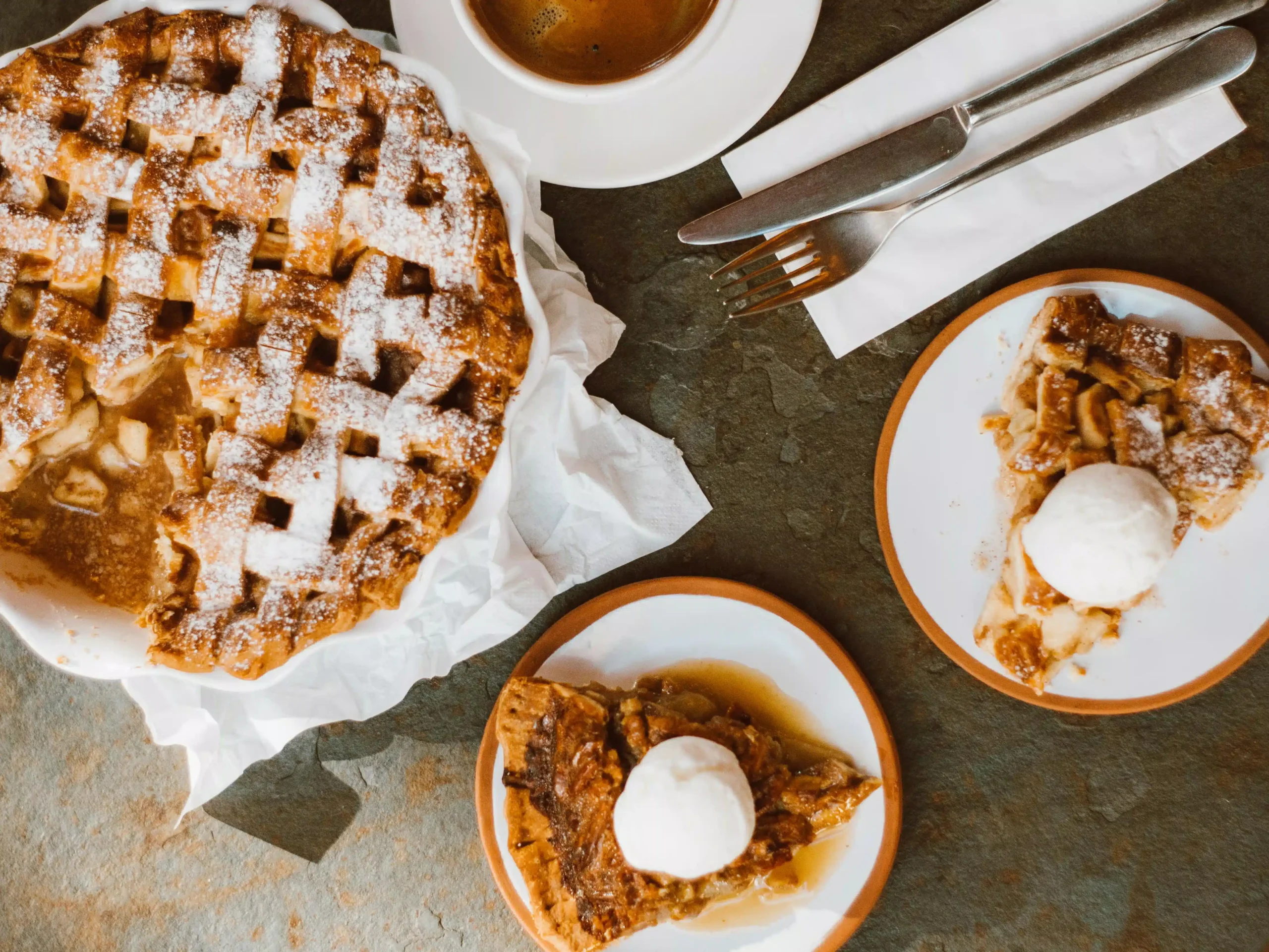 apple pie served at Eddie’s Log Cabin