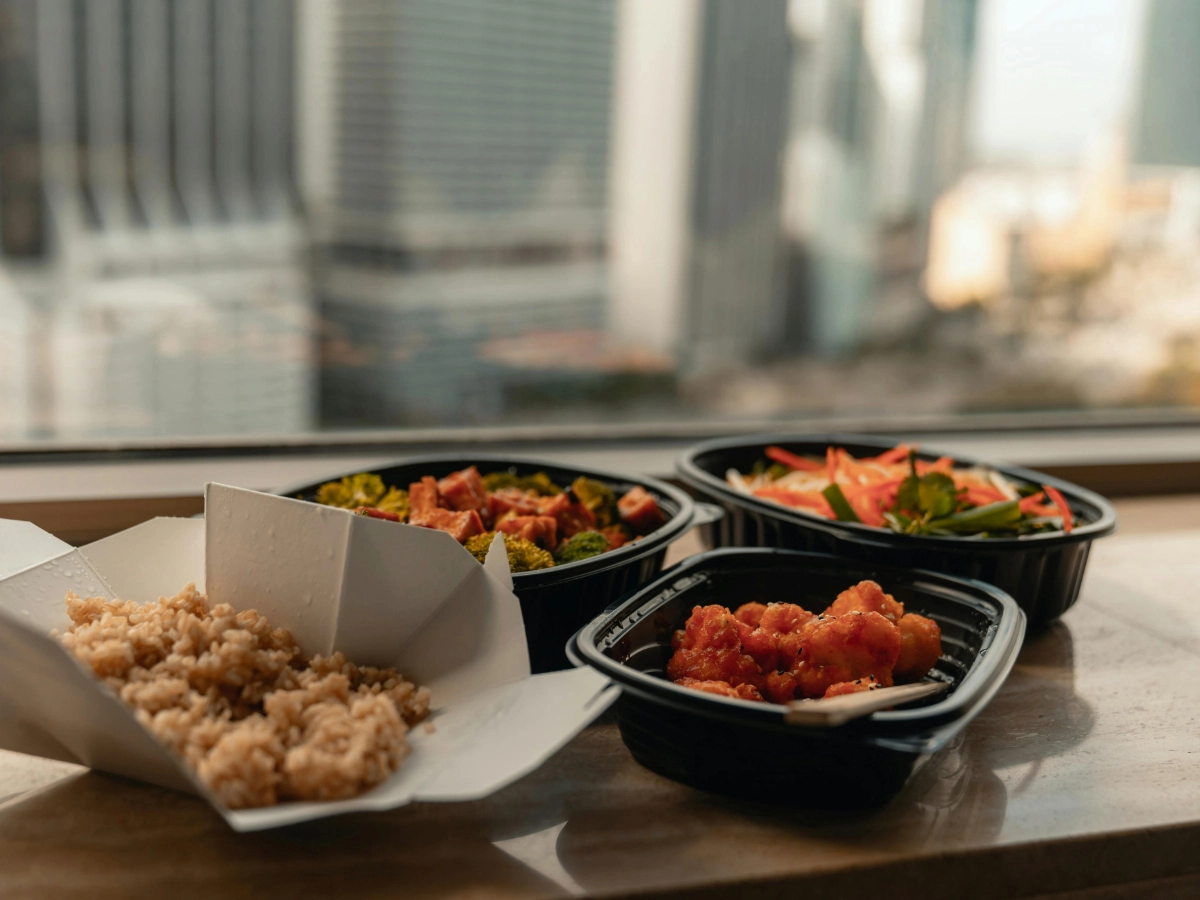 A photo of healthy foods in boxes, depicting Diet in a Box menu