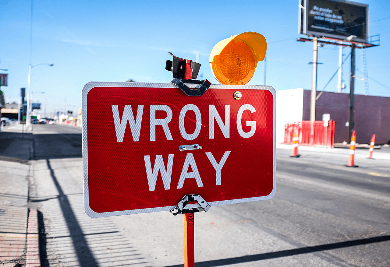 wrong way sign funny escape room moments