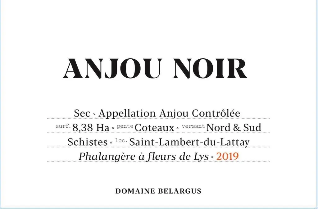 Anjou Noir Blanc Bottle