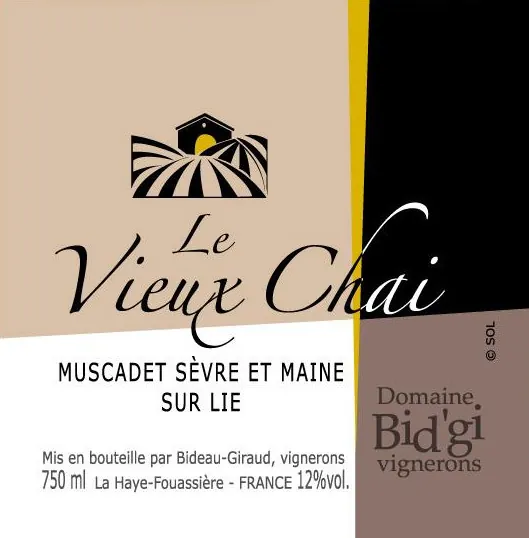 Muscadet Sevre et Maine le Vieux Chai Sur Lie Bottle