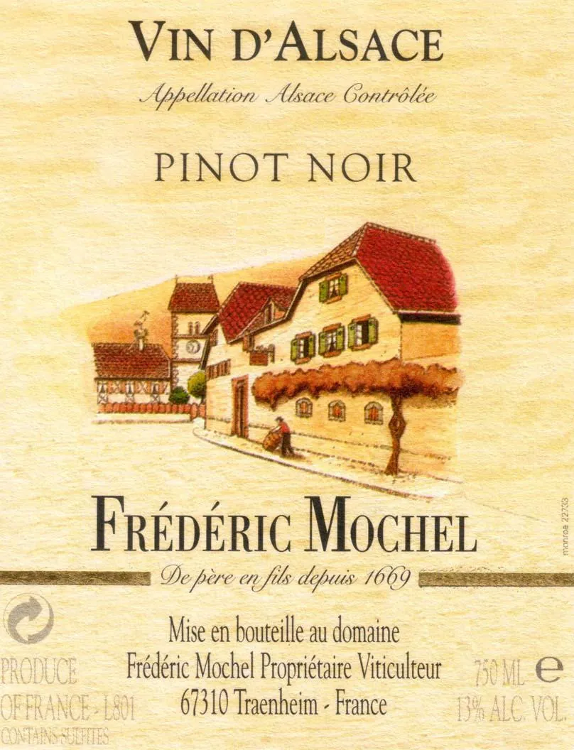 Pinot Noir Bottle