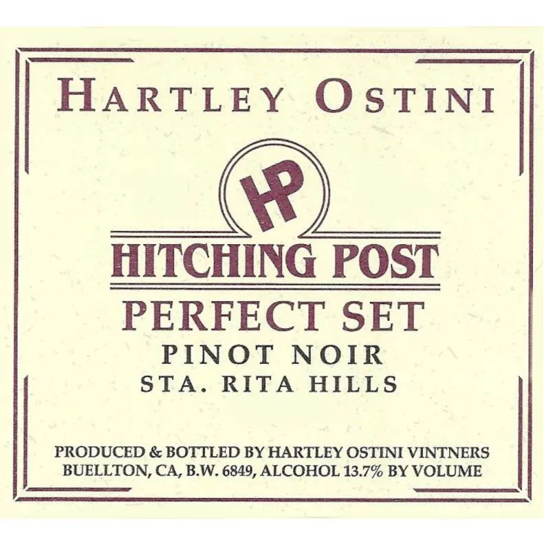 Perfect Set Pinot Noir Bottle