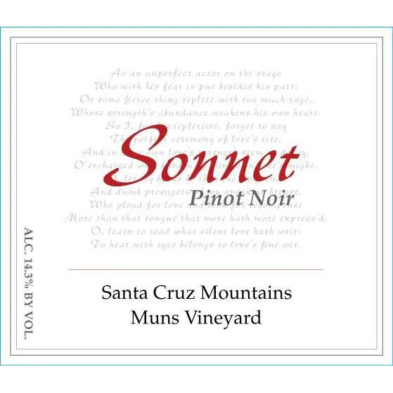 Muns Pinot Noir Bottle