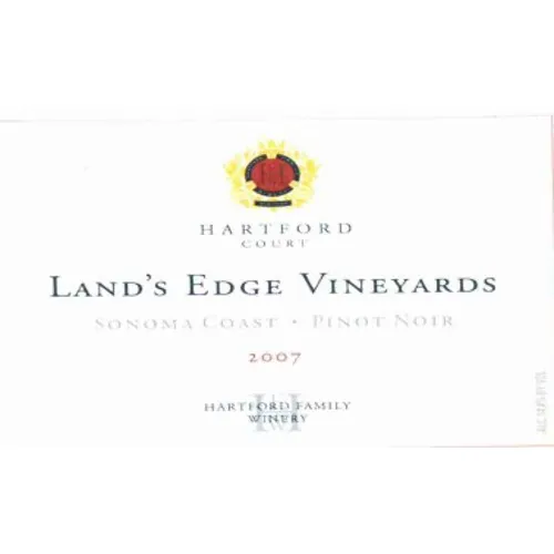 Land's Edge Pinot Noir Bottle