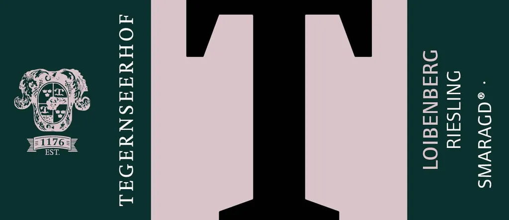 Loibenberg Smaragd Riesling Bottle