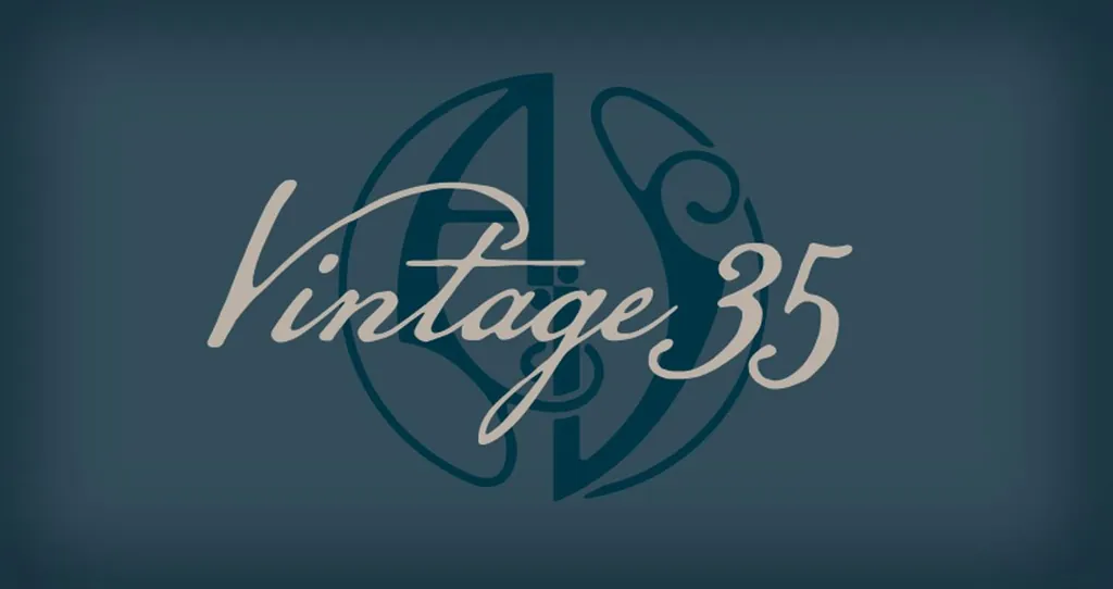 Vintage Selection Pinot Noir Bottle