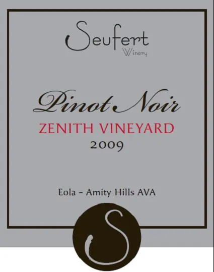 Zenith Vineyard Pinot Noir Bottle