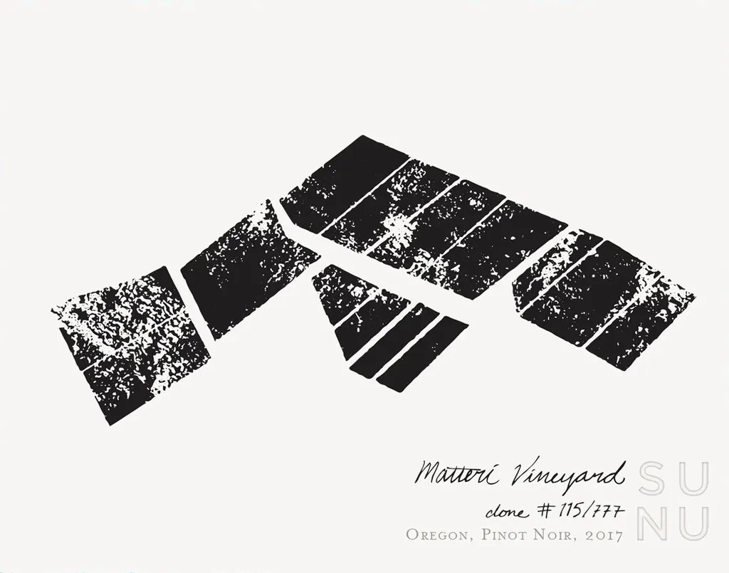 Matteri Vineyard Pinot Noir Bottle