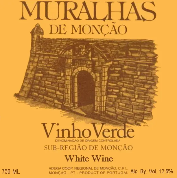 Muralhas de Moncao Bottle
