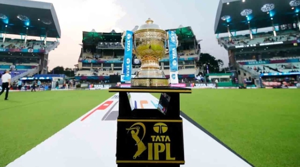 Gigabuck Amazon vacates its IPL e-Auction table; Reliance, Star, Apple still hold the race