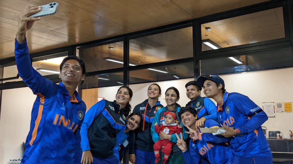 ICC Women's CWC 2022 | Indian team win hearts as they interact with Pakistan skipper’s infant daughter