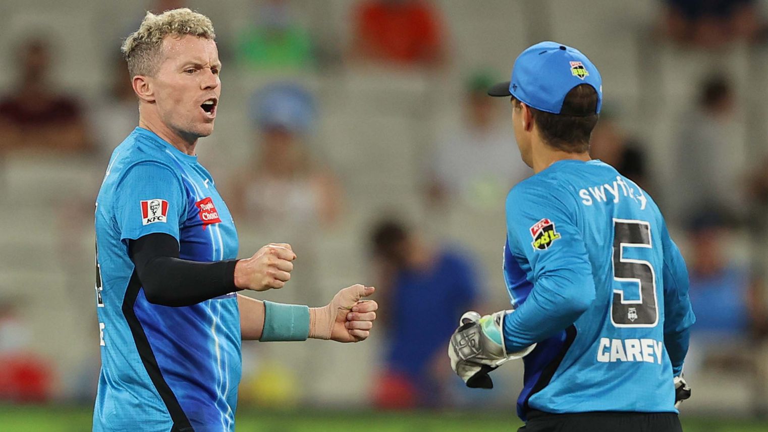 BBL 11 | Strikers clinch thriller against Thunder, continue their fairy tale run towards final