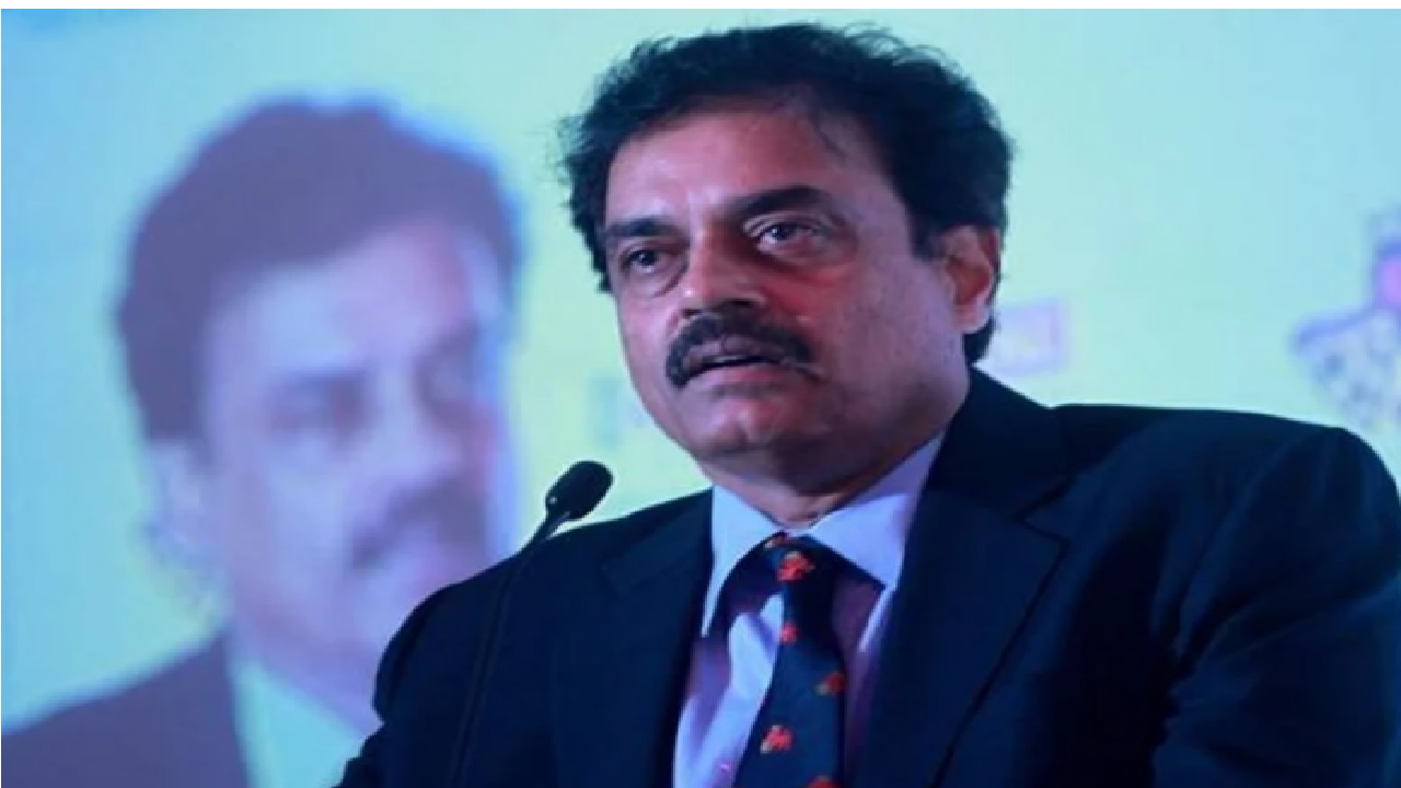 Dilip Vengsarkar comes in Virat Kohli's favour on the captaincy saga