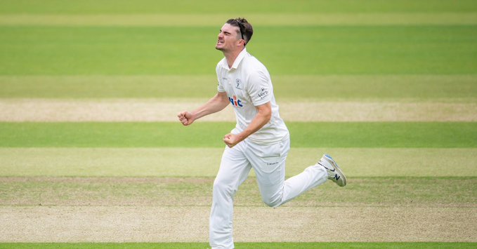 County Championship 2022 | Yorkshire gain bragging rights on opening day against Warwickshire