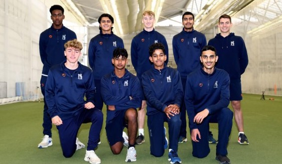 Warwickshire academy’s Hamza Shaikh and Amir Khan sign professional contracts