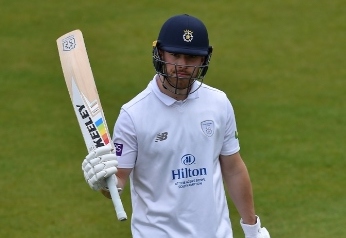 Joe Weatherley and Ian Holland put Hampshire on the driving seat 