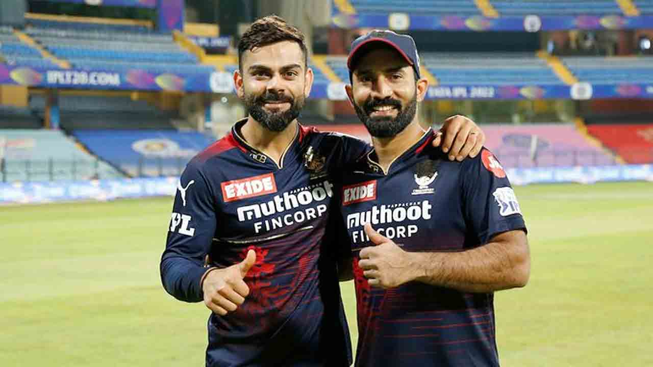 IPL 2022 | Virat Kohli, Dinesh Karthik inch towards RCB's AB de Villiers for an elite IPL record