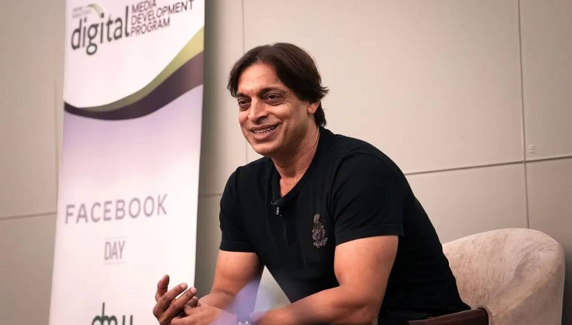 Watch: Shoaib Akhtar resigns on Live TV in presence of Viv Richards after spat with anchor