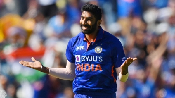 Sachin and others reacts as Jasprit Bumrah records his career-best figures to flatten England