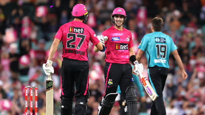 BBL 11 | Sydney Sixers make miraculous escape despite awful batting performance