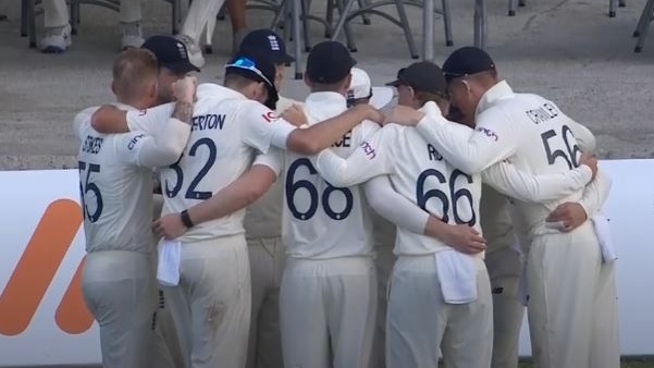 Watch | Mark Wood’s hilarious reaction after being left out of the team huddle