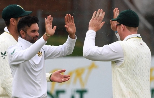 SA vs BAN | Day 3 | Maharaj, Harmer spun their web as Proteas on the verge of a clean sweep