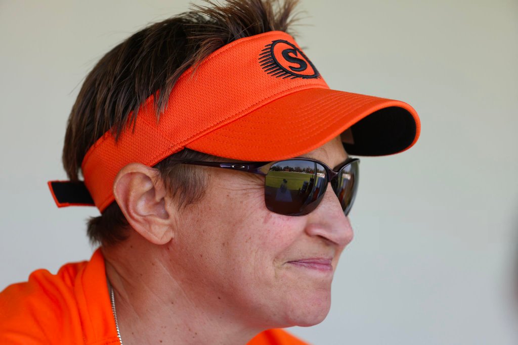 Shelley Nitschke named Australia's interim coach, replacing outbound Matthew Mott