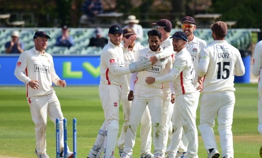County Championship Division I | Dogged resistance from Gloucestershire proves insufficient as they suffer innings defeat