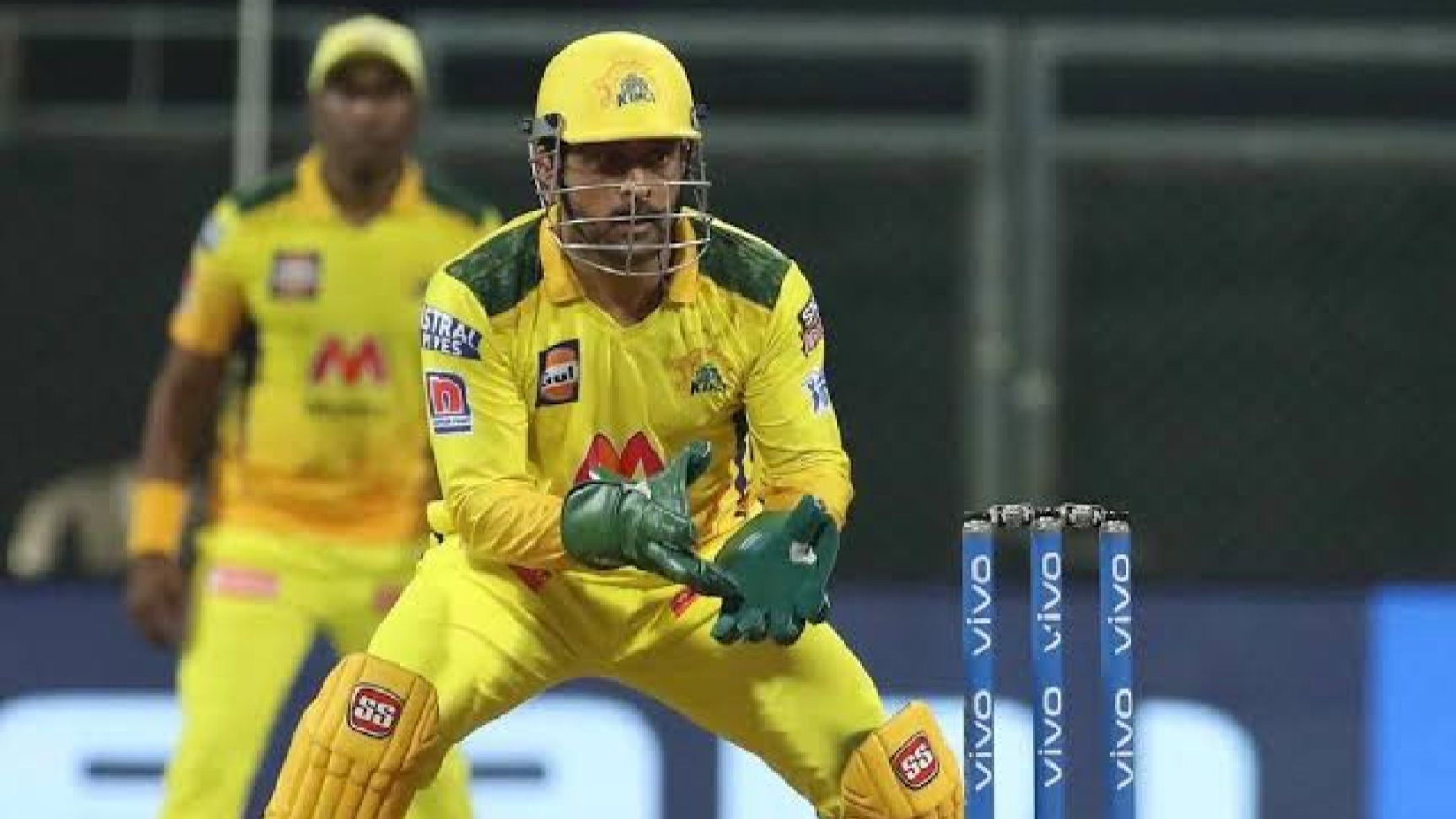 MS Dhoni becomes first player to complete 100 catches for single IPL team