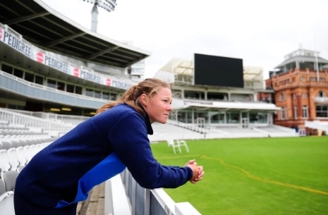 Anya Shrubsole - The Queen of swing has put the ball down! 