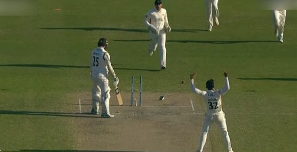 County Championship 2022 Division I | Hasan Ali rattles the stumps of Gloucestershire wicket-keeper James Bracey