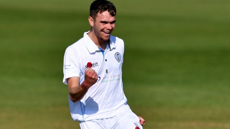 County Championship 2022 | Tidy stuff from Conners help team keep Leicestershire shut