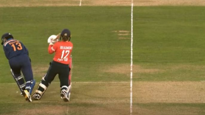 WATCH: Tammy Beaumont's innovative stroke from behind the stumps