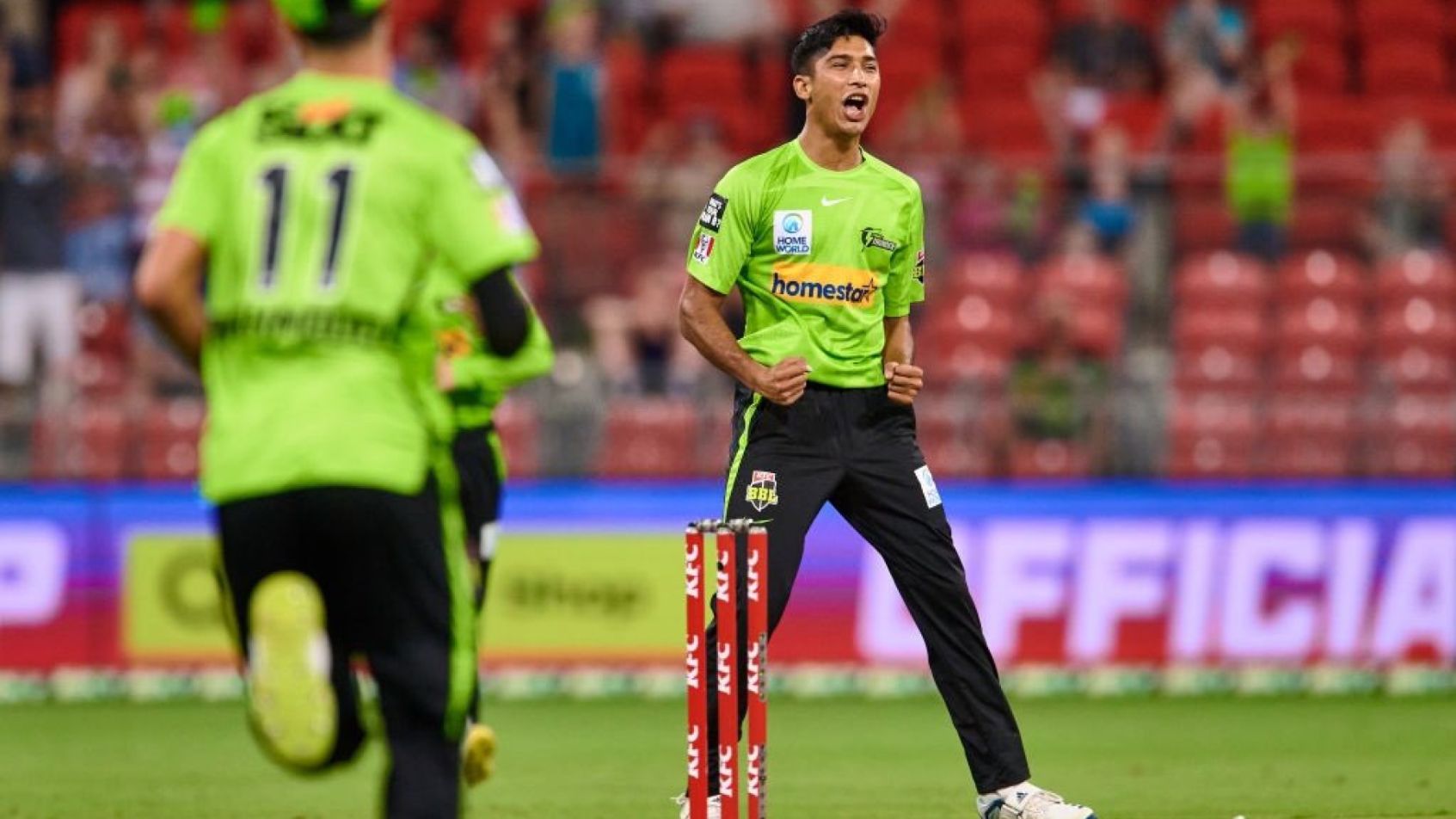 BBL 11 | Pakistan's Hasnain shines on debut, picks three wickets in four balls to guide Thunder to victory