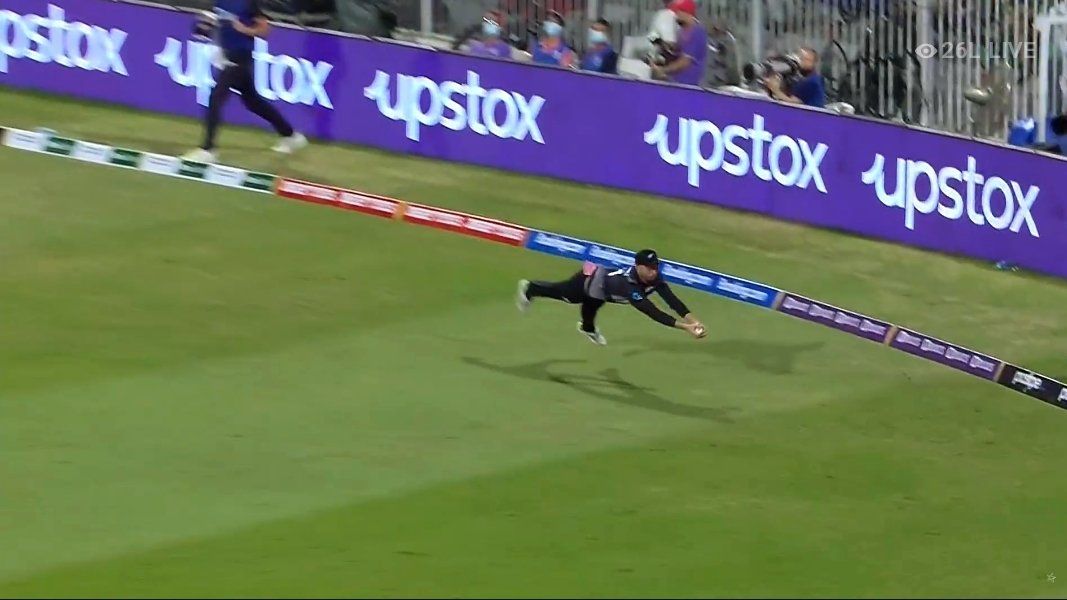 T20 World Cup | PAK vs NZ: Devon Conway grabs a blinder to send Hafeez packing; watch video 