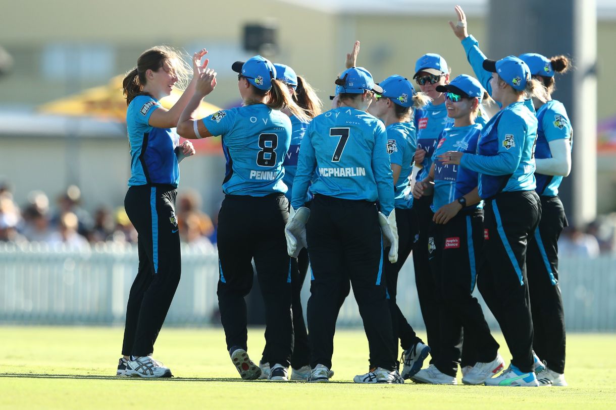 WBBL 2021 | Adelaide Strikers Women blow Hobart Hurricanes Women away