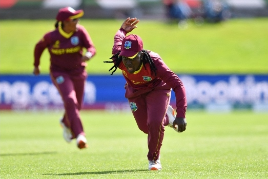 WATCH: Deandra Dottin pulls off stunner to send Winfield-Hill packing