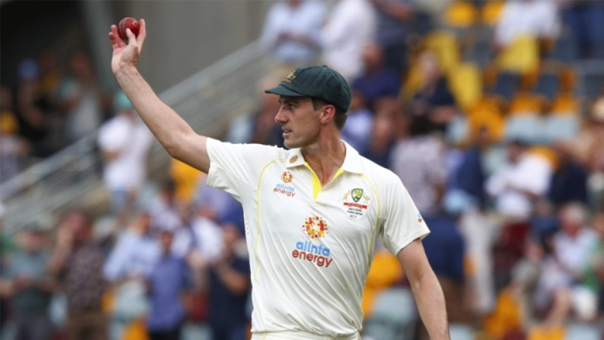 SL vs AUS | Pat Cummins’ massive six lands on street outside Galle Stadium