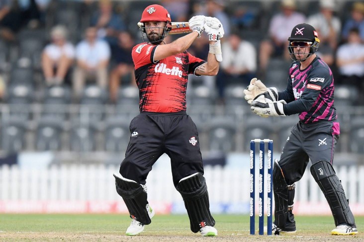 Brave defeat Aces as Joe Carter, Colin de Grandhomme score half