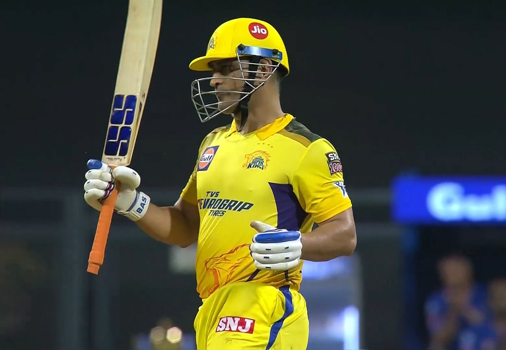 Twitter erupts as MS Dhoni rolls back the clock with a vintage knock against KKR