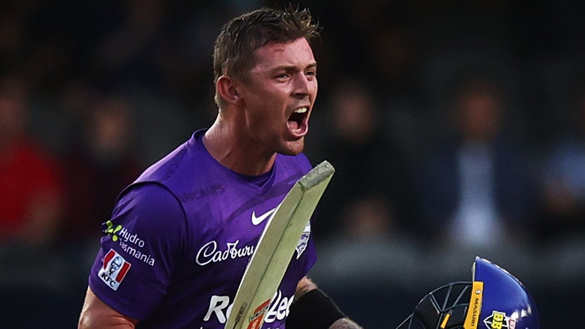 BBL 2021-22: McDermott's carnage, bowlers hand Hobart Hurricanes comprehensive win over Renegades  