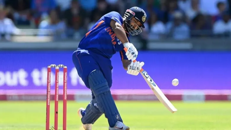 Opener Rishabh Pant will create fear among the bowlers: R Sridhar