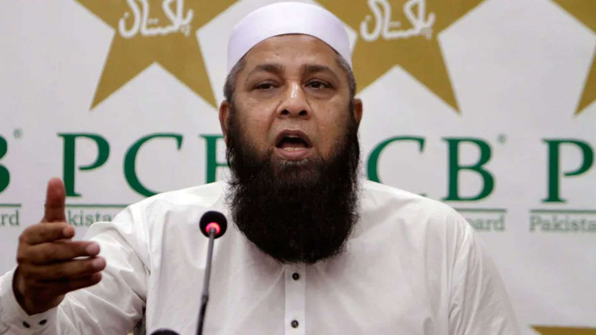 Pakistan great Inzamam-ul-Haq suffers heart attack, undergoes angioplasty in Lahore